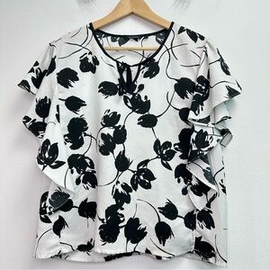 Wardrobe Women's Blouse Size Large Floral Ruffle Top
